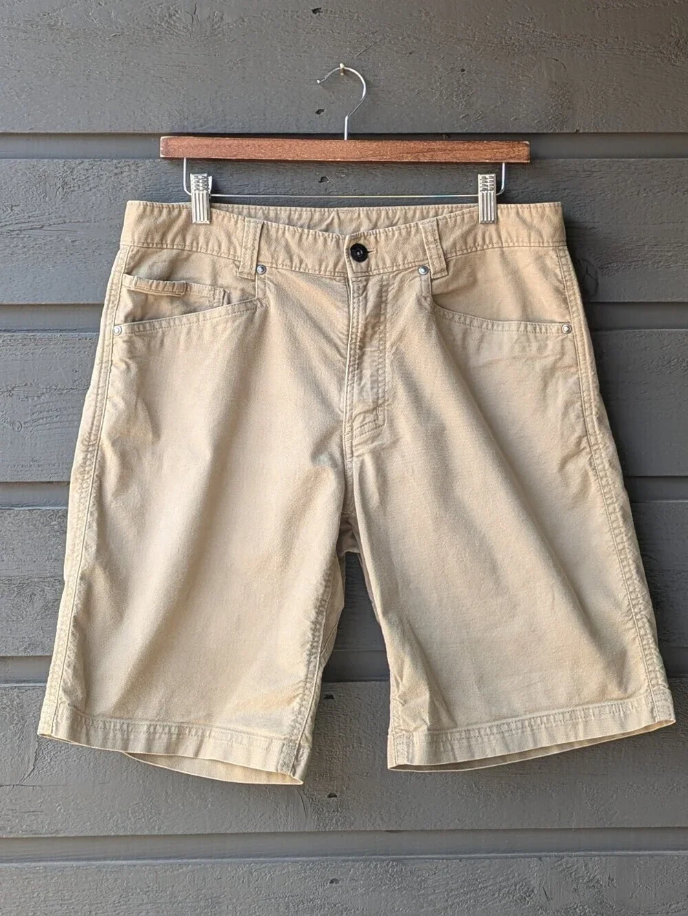 The North Face Men's Khaki Twill Flat-Front Shorts Size 32